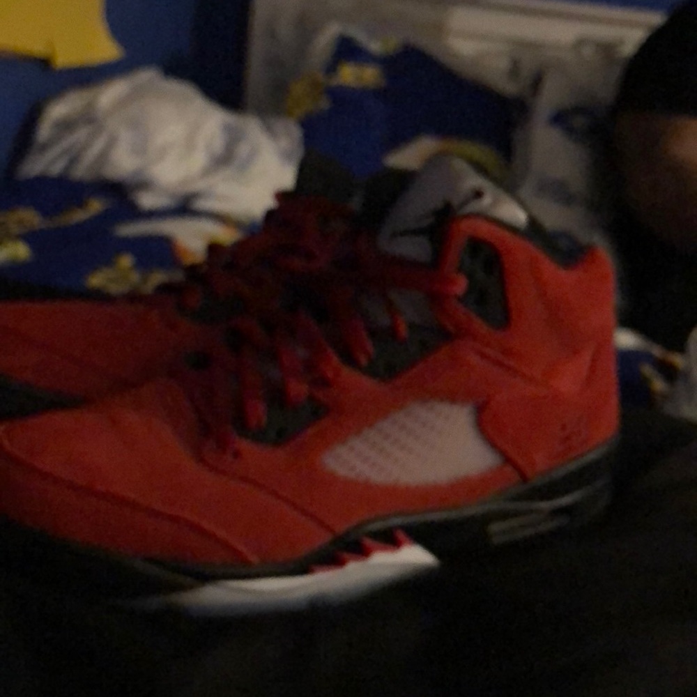 JORDANS  5 RAGGING BULLS